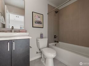 6535 34th Avenue NE B, Seattle WA 98115