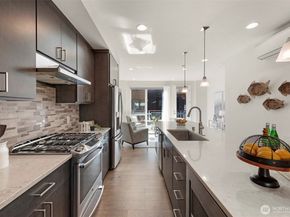 6535 34th Avenue NE B, Seattle WA 98115