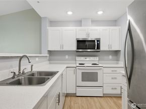 25235 SE Klahanie blvd C303, Sammamish WA 98029
