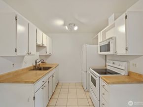 6110 24th Avenue NW 203, Seattle WA 98107