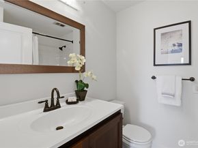 639 W Lake Sammamish Parkway NE, Bellevue WA 98008