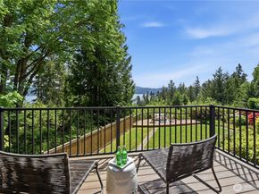 639 W Lake Sammamish Parkway NE, Bellevue WA 98008