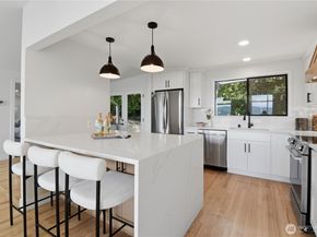 639 W Lake Sammamish Parkway NE, Bellevue WA 98008
