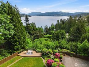 639 W Lake Sammamish Parkway NE, Bellevue WA 98008
