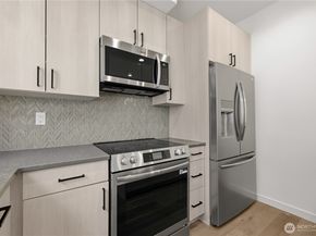 2230 D NW 60th Street, Seattle WA 98107