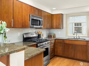 916 N 73rd Street A, Seattle WA 98103