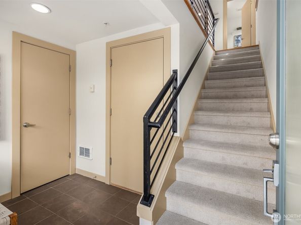 916 N 73rd Street A, Seattle WA 98103