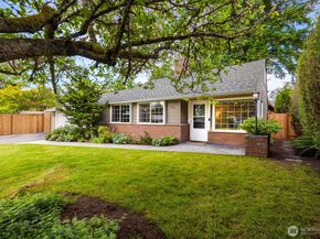7441 NE 145th St, Kirkland WA 98034