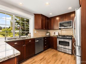 7441 NE 145th St, Kirkland WA 98034