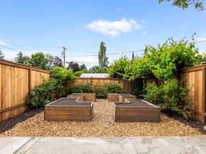 7441 NE 145th St, Kirkland WA 98034