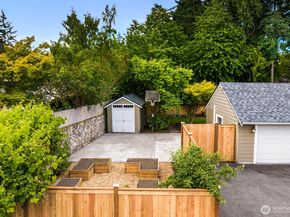 7441 NE 145th St, Kirkland WA 98034