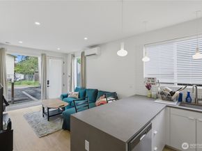 918 N 100th Street B, Seattle WA 98133