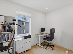 918 N 100th Street B, Seattle WA 98133