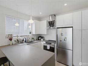 918 N 100th Street B, Seattle WA 98133
