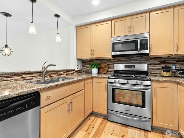225 4th Avenue A307, Kirkland WA 98033