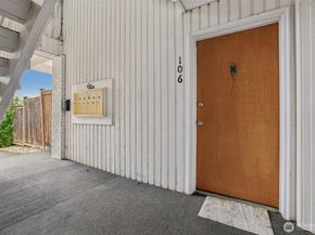 1020 S 230th Street 106, Des Moines WA 98198