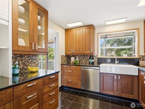1727 Anacortes Avenue NE, Renton WA 98059