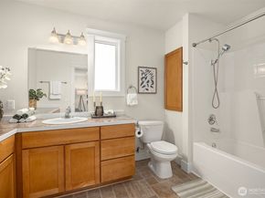 15033 70th Avenue NE, Kenmore WA 98028