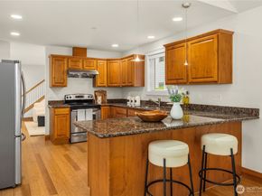 15033 70th Avenue NE, Kenmore WA 98028