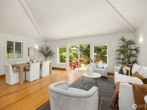 15033 70th Avenue NE, Kenmore WA 98028