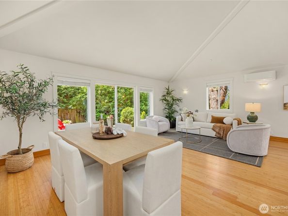 15033 70th Avenue NE, Kenmore WA 98028