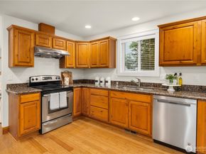 15033 70th Avenue NE, Kenmore WA 98028
