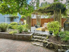 8128 NE 158th Place, Kenmore WA 98028