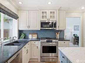 8128 NE 158th Place, Kenmore WA 98028