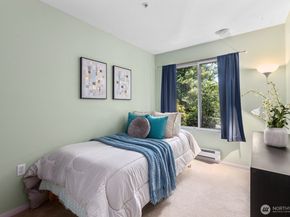 5501 Lakemont Boulevard SE 102, Bellevue WA 98006