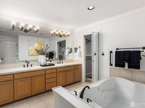 2349 Harbor Avenue SW 701, Seattle WA 98126