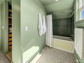 1002 NW 70th Street, Seattle WA 98117