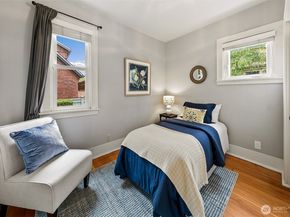5761 35th Avenue NE, Seattle WA 98105