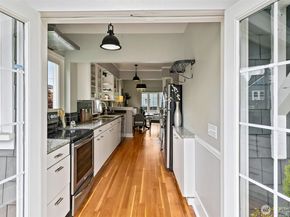 5761 35th Avenue NE, Seattle WA 98105