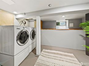 5761 35th Avenue NE, Seattle WA 98105