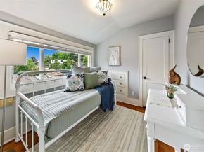 5761 35th Avenue NE, Seattle WA 98105