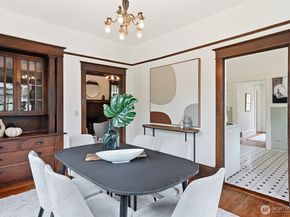 4651 1st Avenue NE, Seattle WA 98105
