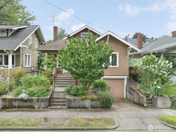 4651 1st Avenue NE, Seattle WA 98105