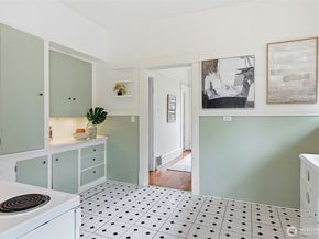 4651 1st Avenue NE, Seattle WA 98105