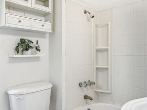 4651 1st Avenue NE, Seattle WA 98105
