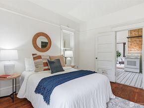 4651 1st Avenue NE, Seattle WA 98105