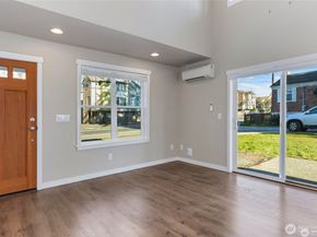 12757 Dayton Avenue N B, Seattle WA 98133