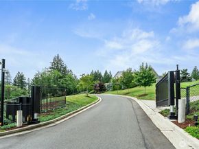 22215 SE 42nd Lane 2079, Issaquah WA 98029