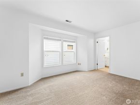 22215 SE 42nd Lane 2079, Issaquah WA 98029