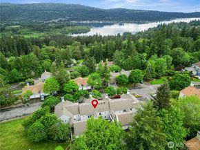 22215 SE 42nd Lane 2079, Issaquah WA 98029