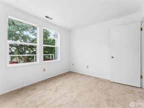 22215 SE 42nd Lane 2079, Issaquah WA 98029