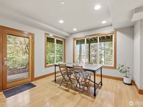 18603 E Spring Lake Drive SE, Renton WA 98058