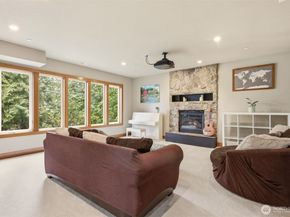 18603 E Spring Lake Drive SE, Renton WA 98058