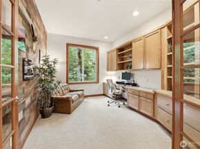 18603 E Spring Lake Drive SE, Renton WA 98058