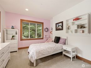 18603 E Spring Lake Drive SE, Renton WA 98058
