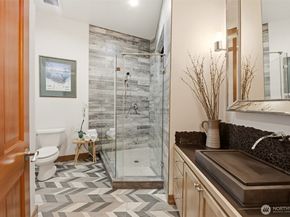 18603 E Spring Lake Drive SE, Renton WA 98058